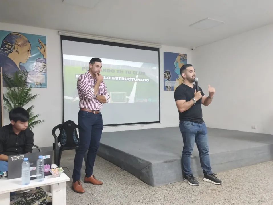 Charla2.jpg