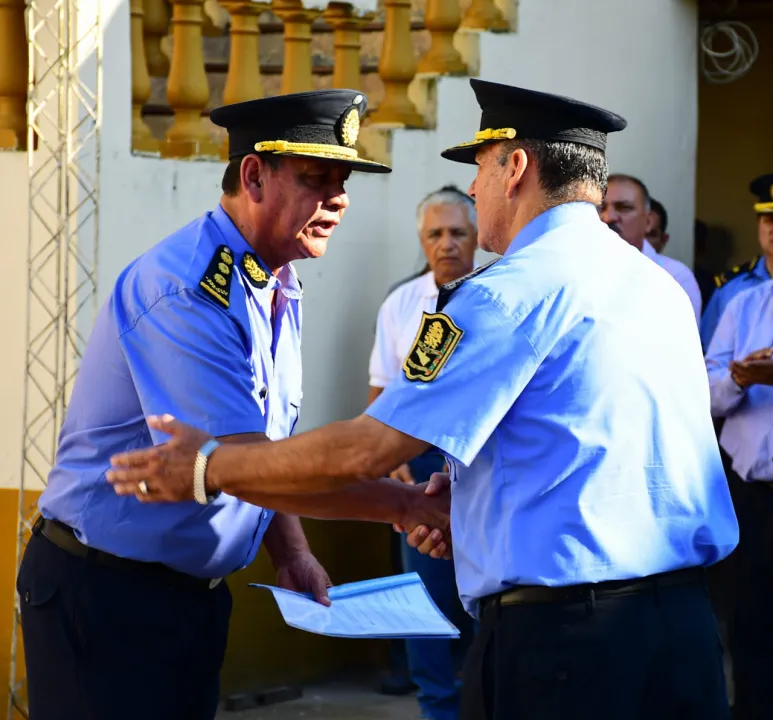 El subjefe de Policía posesiono en sus cargos a los nuevos jefes de Unidades Regionales (2).jpeg
