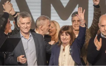 Bullrich Macri.png