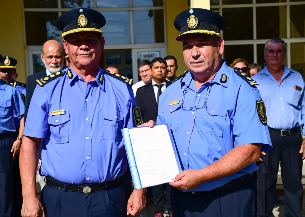 El subjefe de Policía posesiono en sus cargos a los nuevos jefes de Unidades Regionales (1).jpg